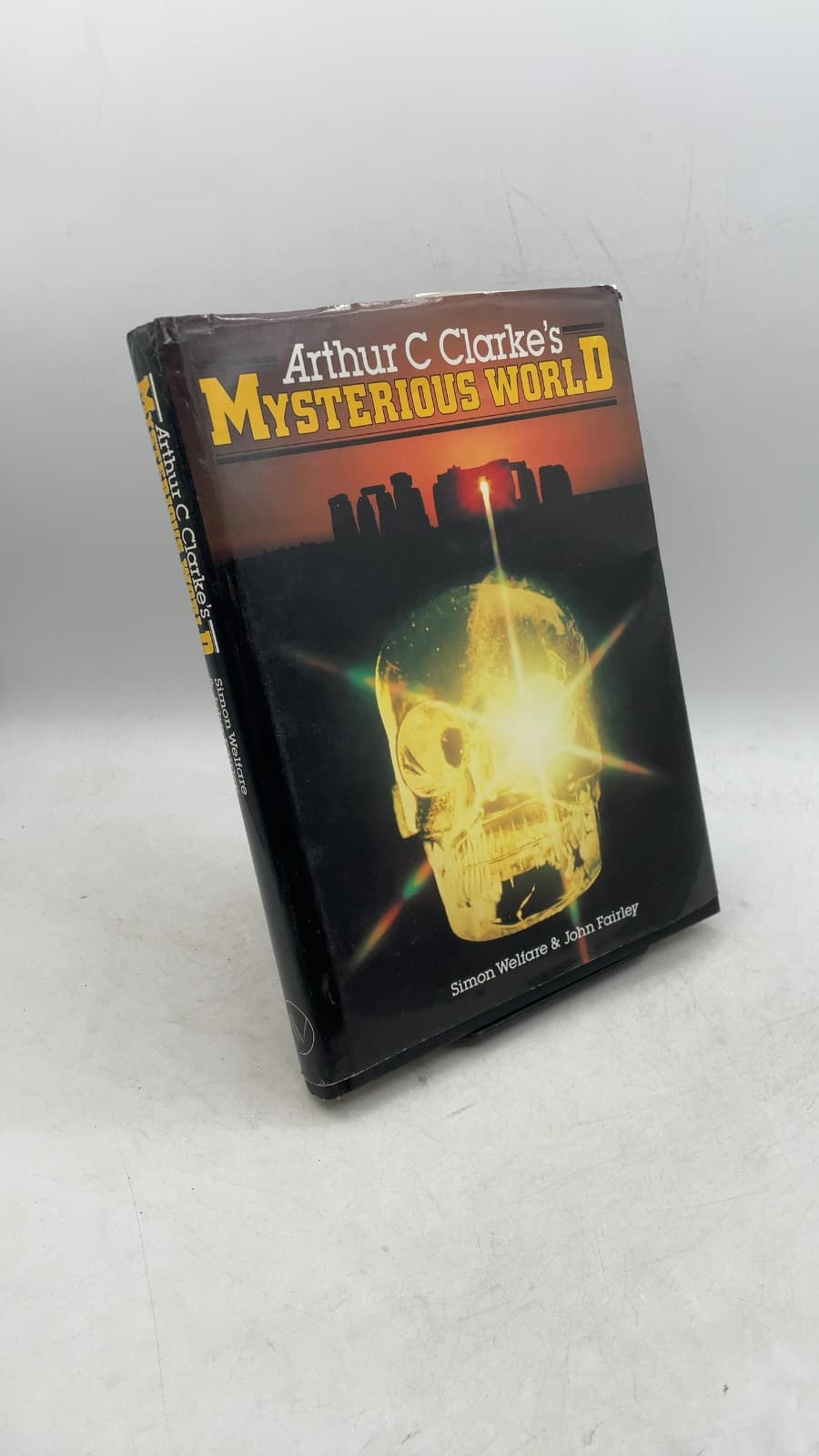 Arthur C Clarke's Mysterious World by Simon Welfare & John Fairley - front cover