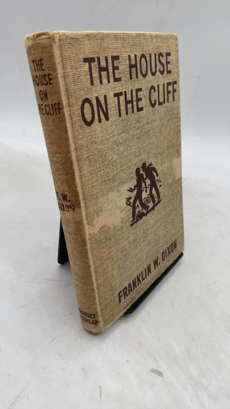 THE House ON THE Cliff by Franklin W. Dixon - front cover