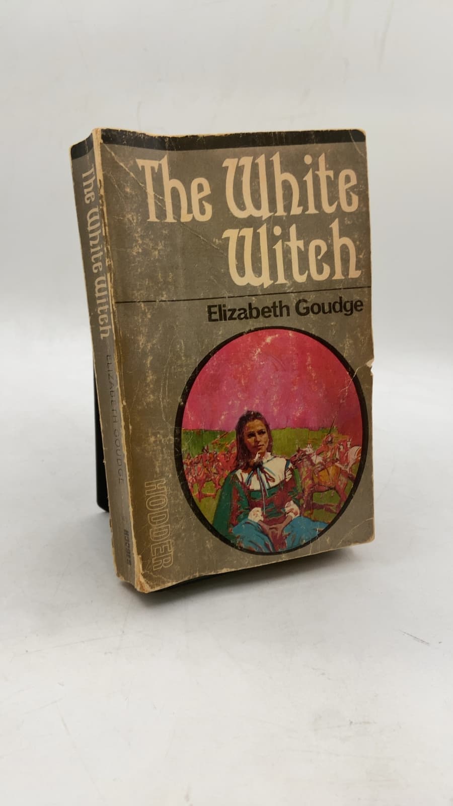 The White Witch by Elizabeth Goudge - front cover