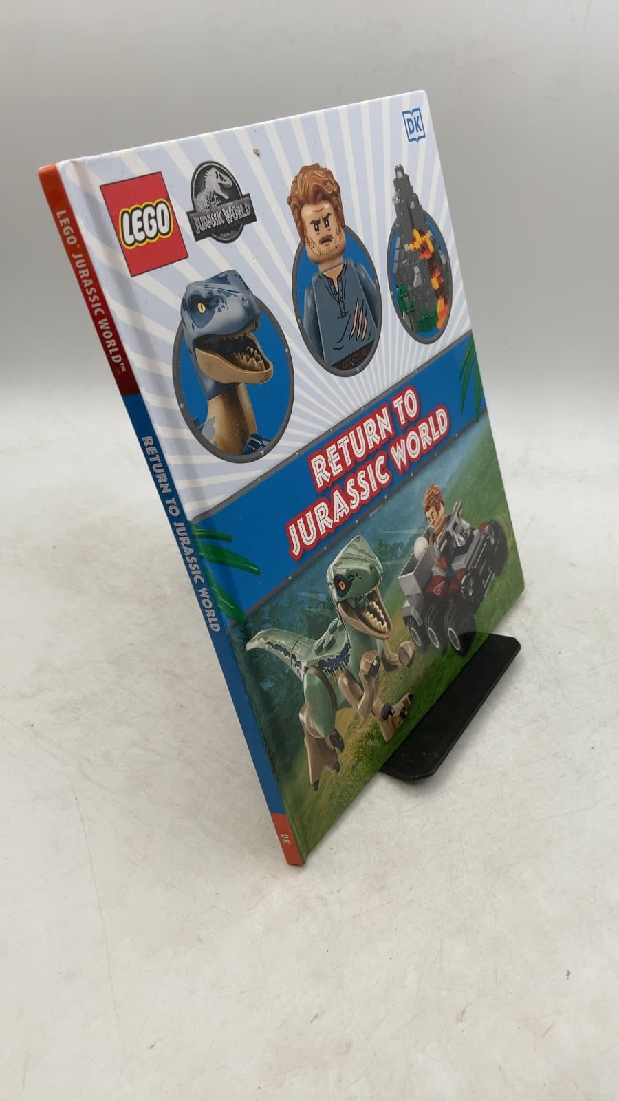 LEGO Jurassic World: Return to Jurassic World by Catherine Saunders - front cover