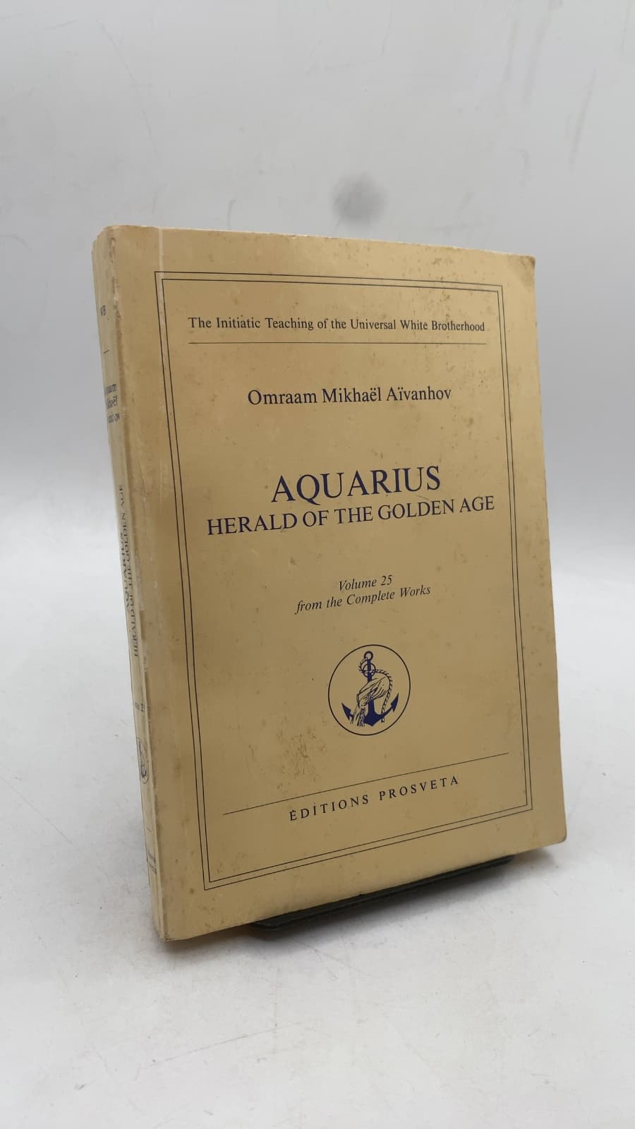 Aquarius Herald OF THE Golden AGE by Omraam Mikhaël Aïvanhov - front cover