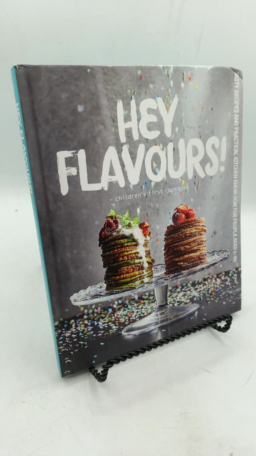 Hey Flavours! - children's first cookbook by Sophie Holmqvist, Anna Viktorsson, Sanna Ohlander - front cover