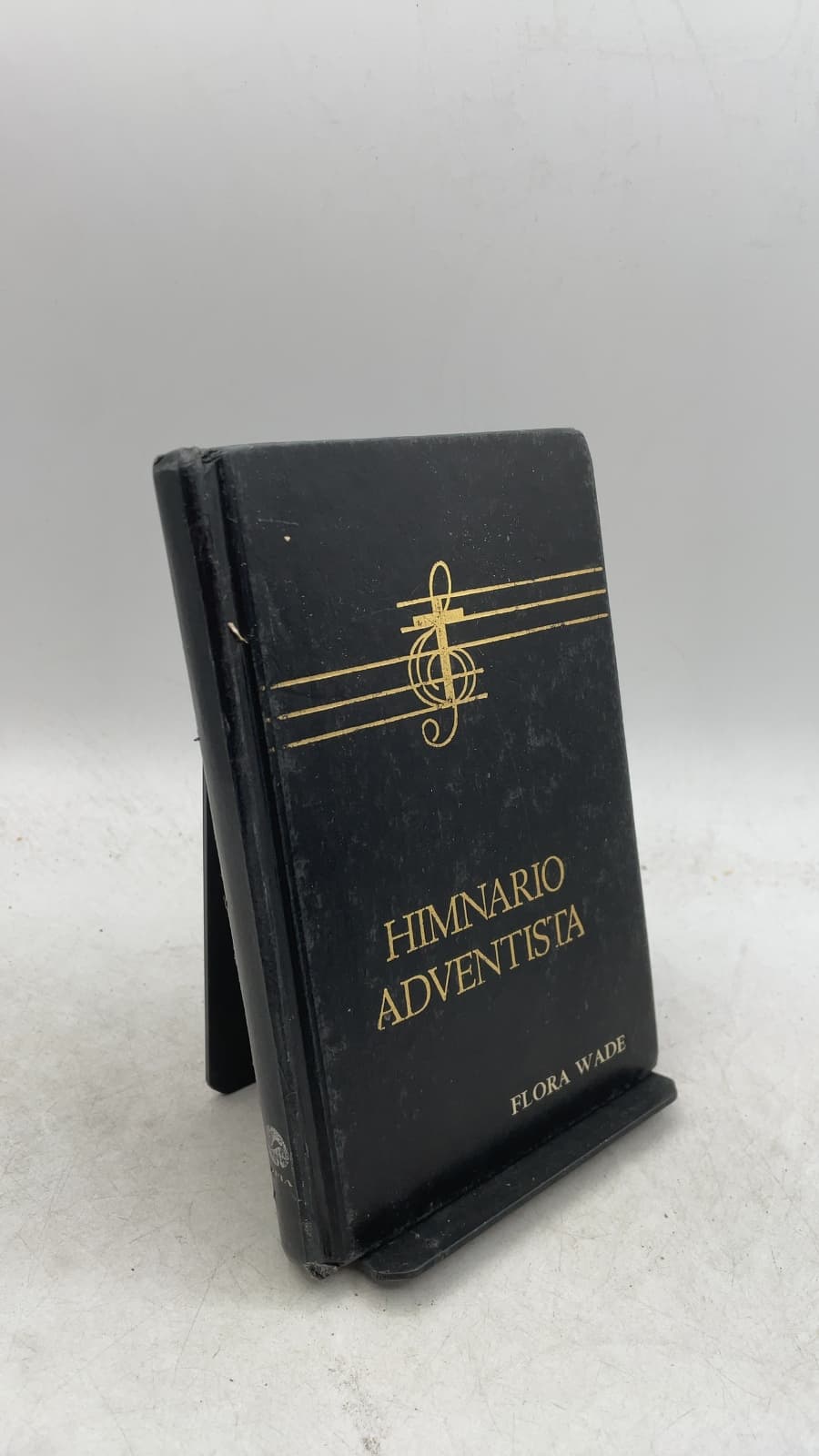 Himnario Adventista by Flora Wade - front cover
