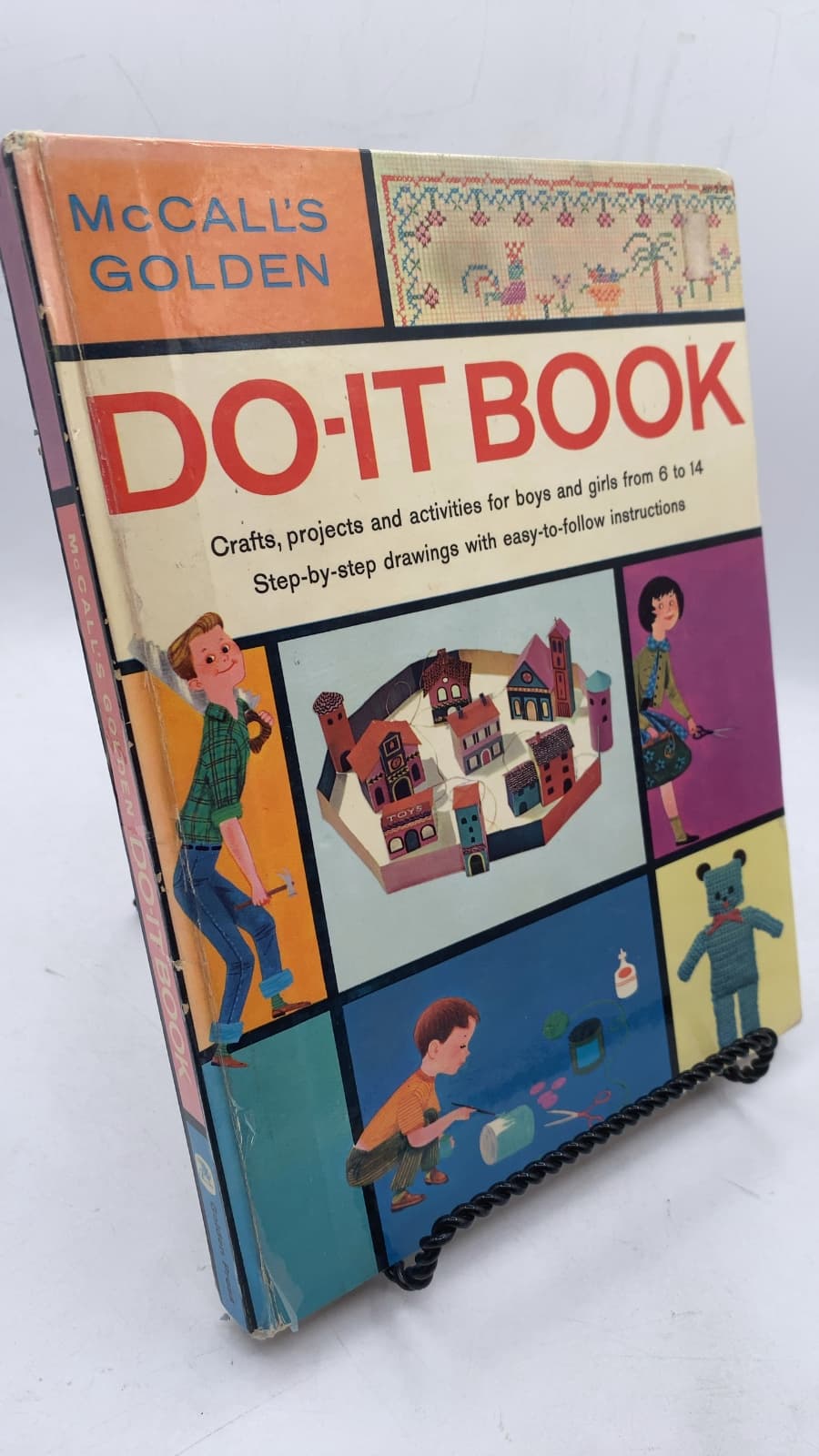 Mccall's Golden DO-IT Book by Adapted by Joan Wyckoff, Edited by Nan Comstock - front cover