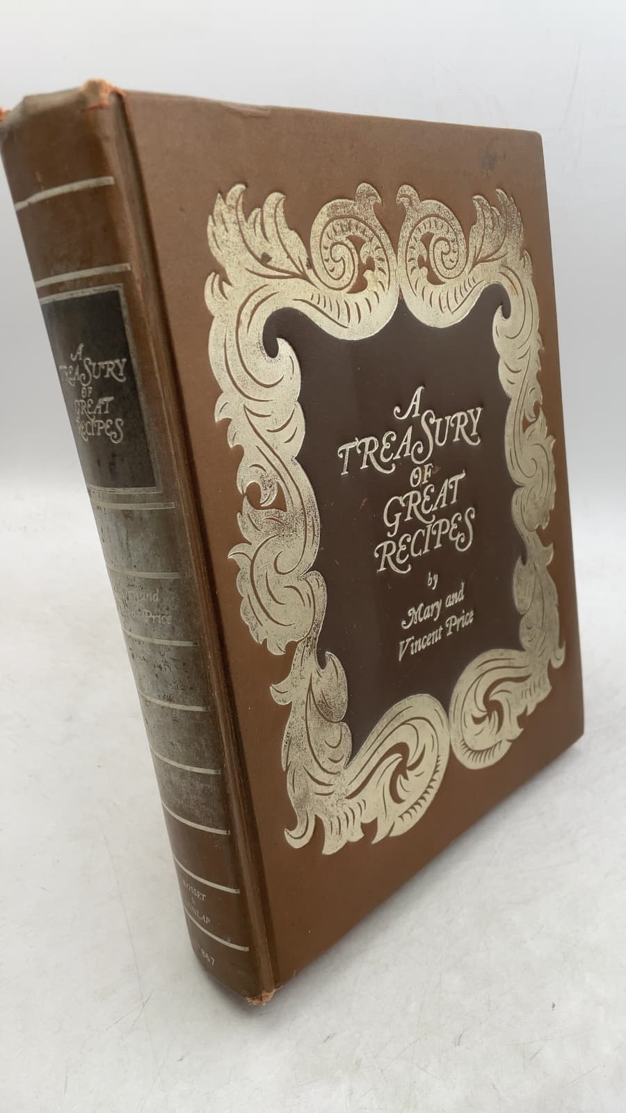 A Treasury of Great Recipes by Mary and Vincent Price - front cover