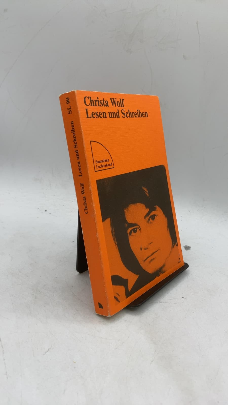 Lesen und Schreiben: Aufsätze und Prosastücke by Christa Wolf - front cover