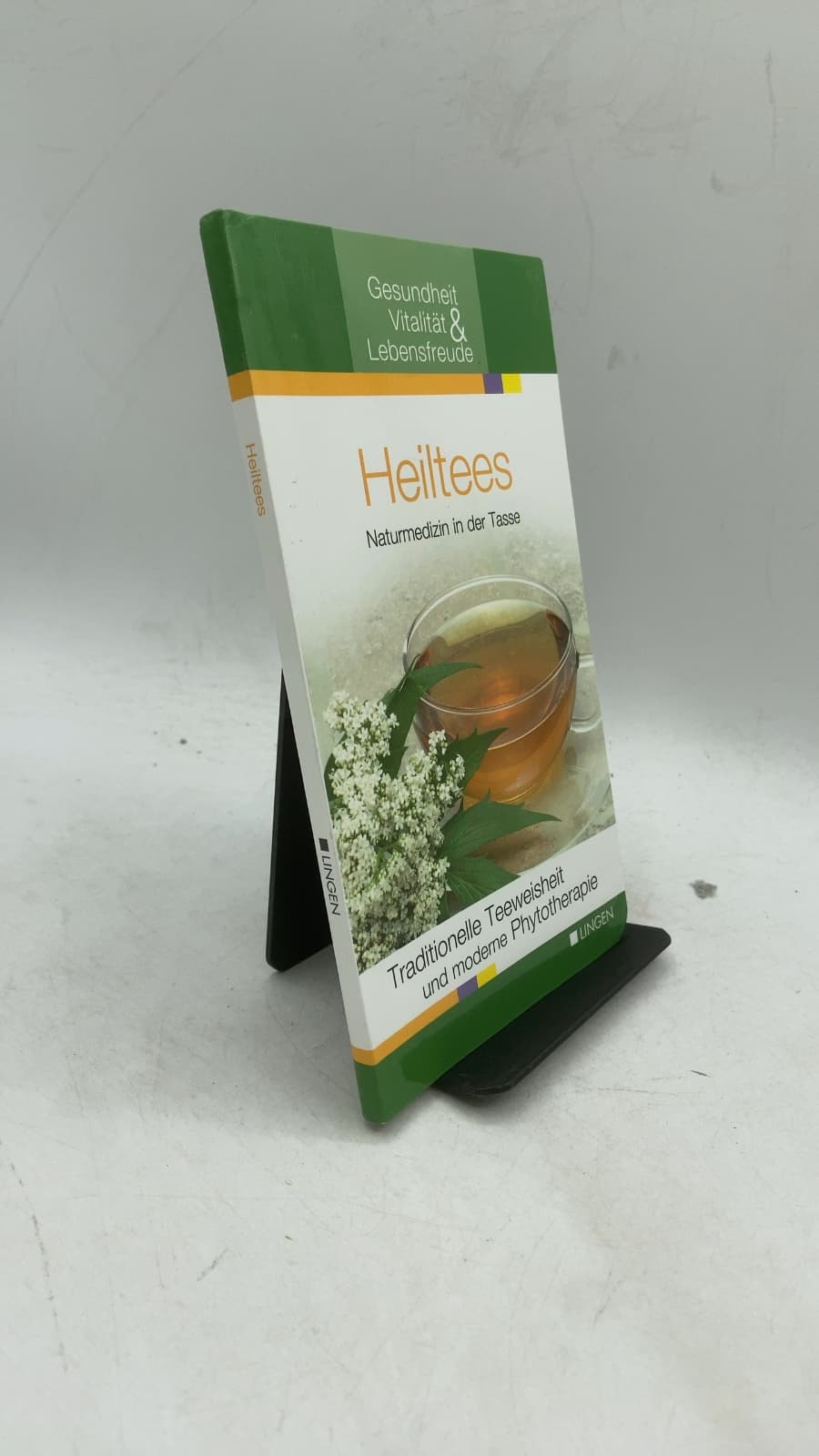 Heiltees: Naturmedizin in der Tasse by Petra Lange - front cover