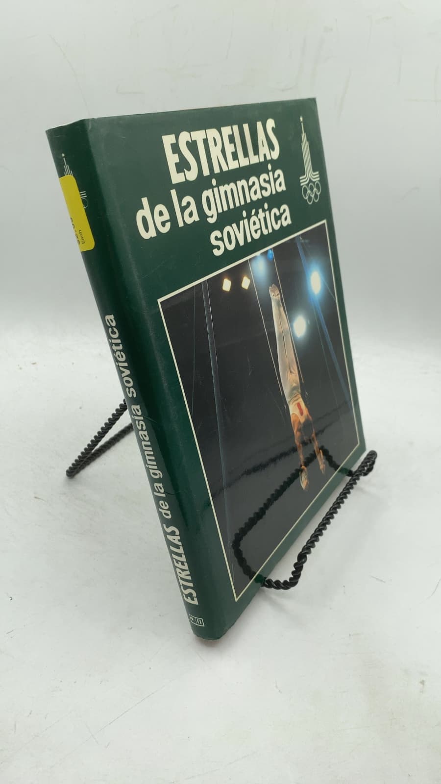 ESTRELLAS de la gimnasia soviética by V. Gólubev - front cover