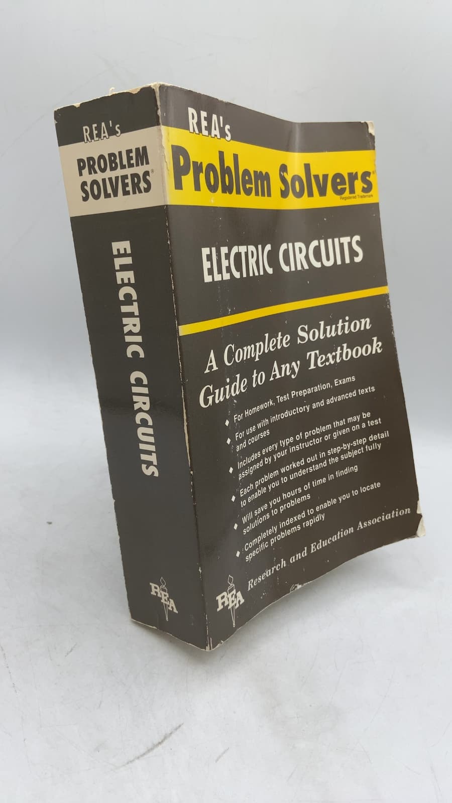 THE Electric Circuits Problem Solver by Staff of Research and Education Association, Dr. M. Fogiel, Director - front cover