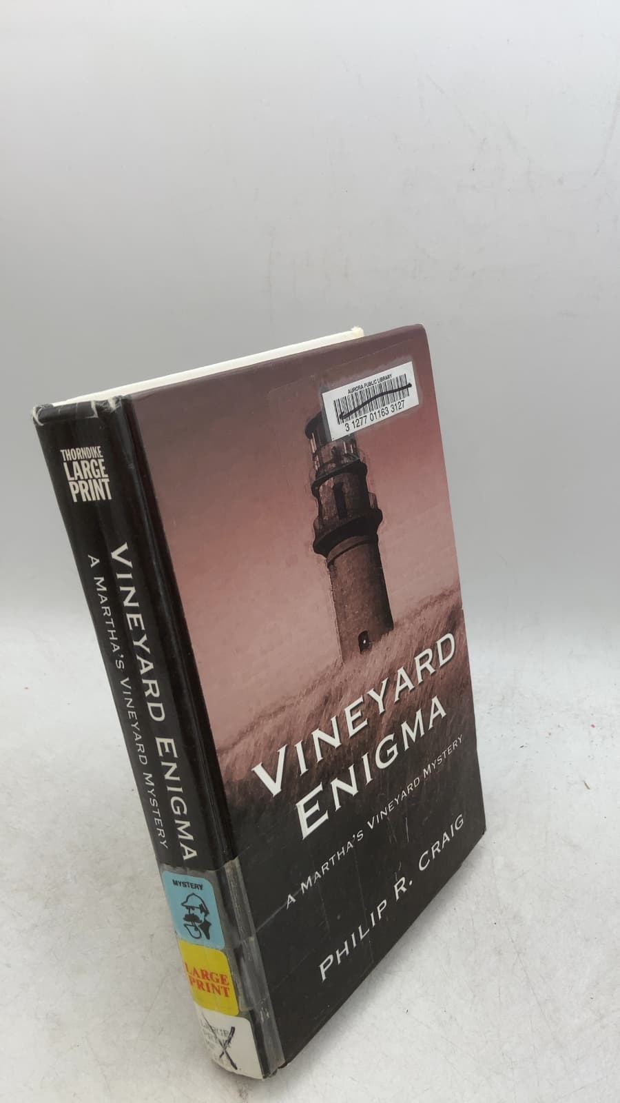 Vineyard Enigma: A Martha's Vineyard Mystery by Philip R. Craig - front cover