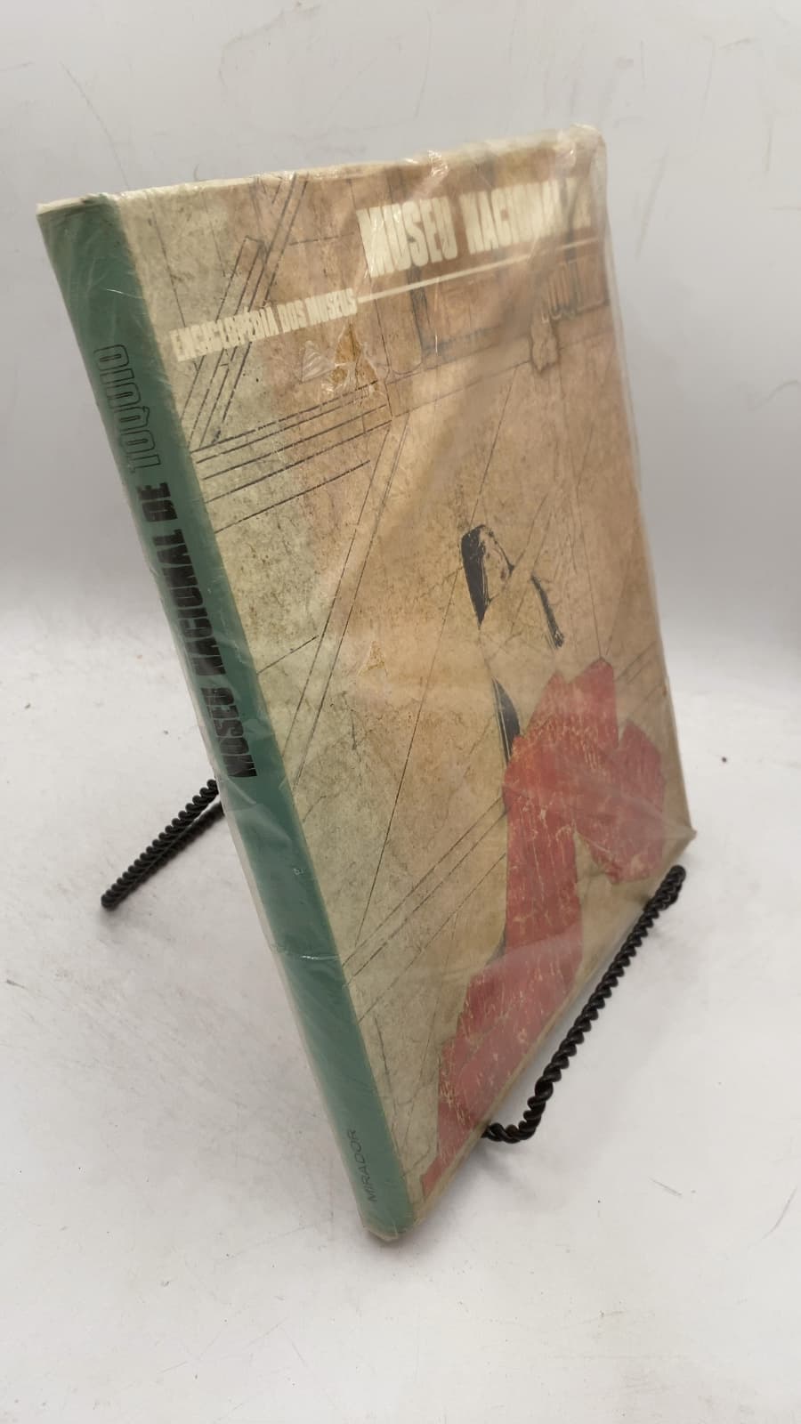 Museu Nacional de Tóquio by Alberto Giuganino, Adolfo Tamburello - front cover