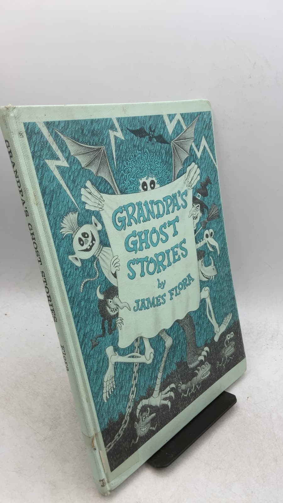 Grandpa's Ghost Stories by James Flora - front cover