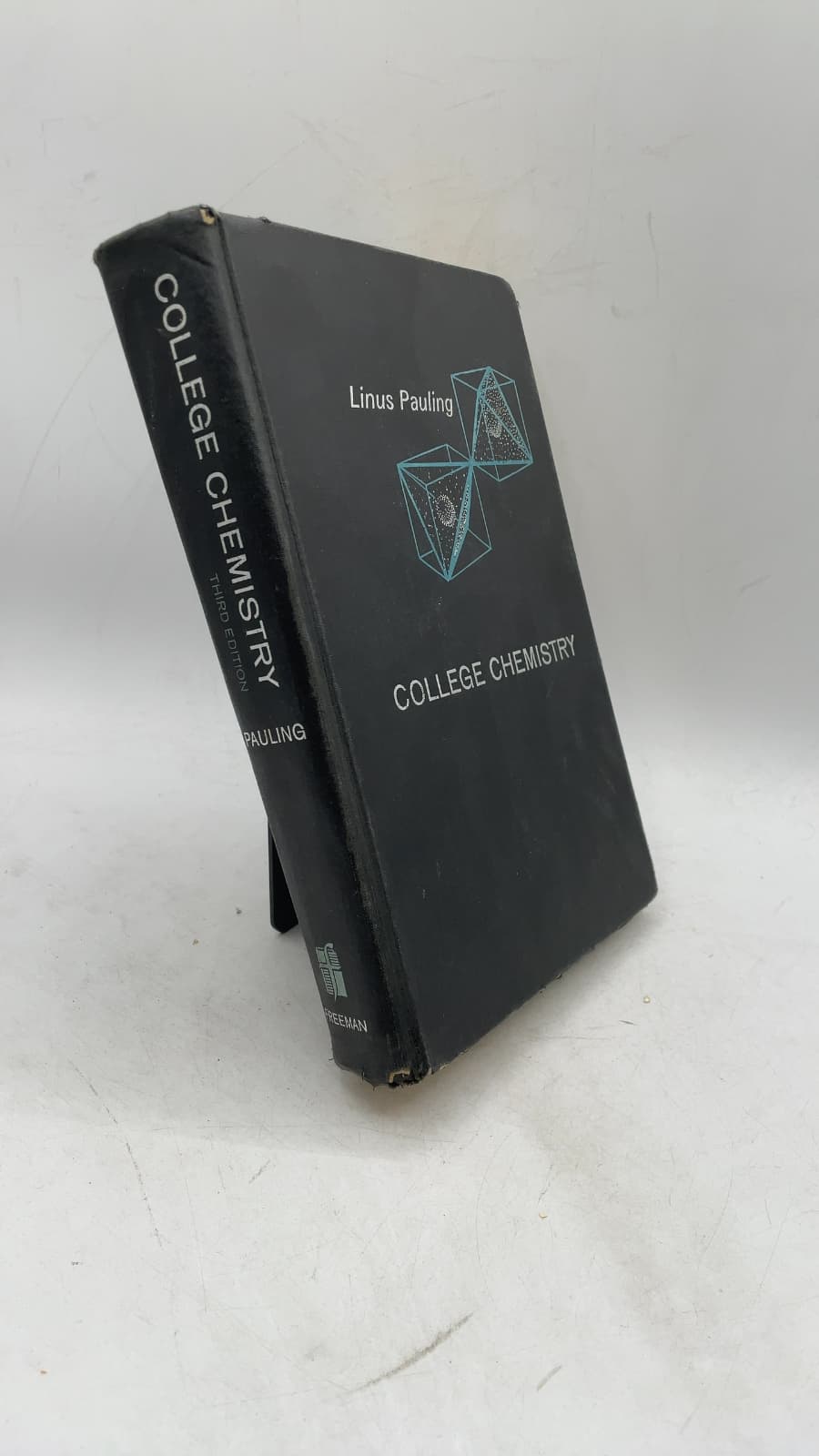 College Chemistry: An Introductory Textbook of General Chemistry by Linus Pauling - front cover