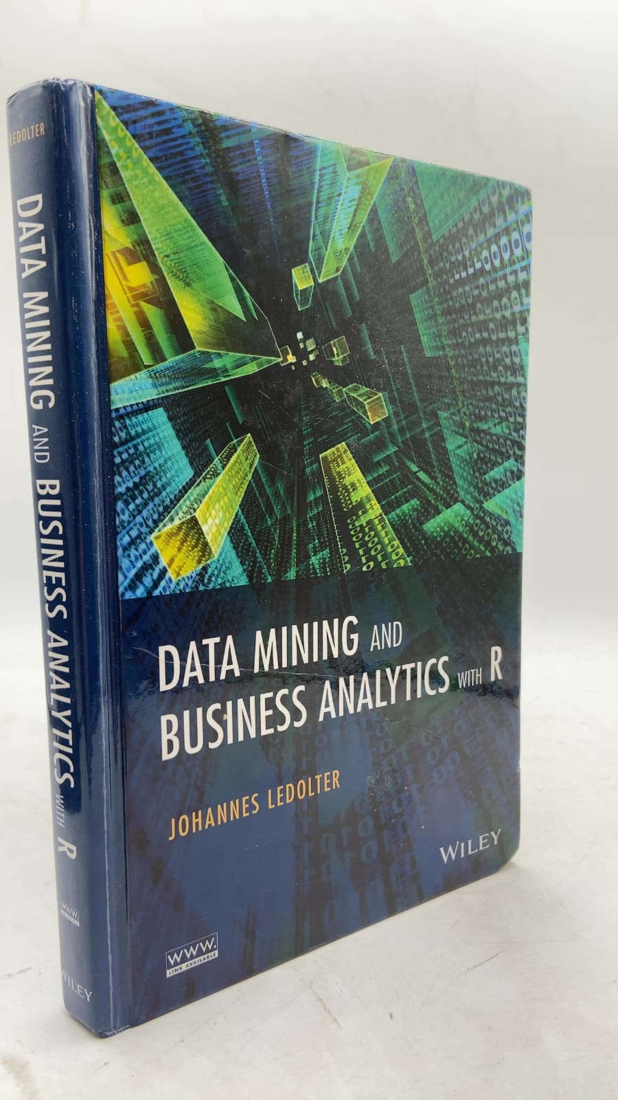 Data Mining and Business Analytics with R by Johannes Ledolter - front cover