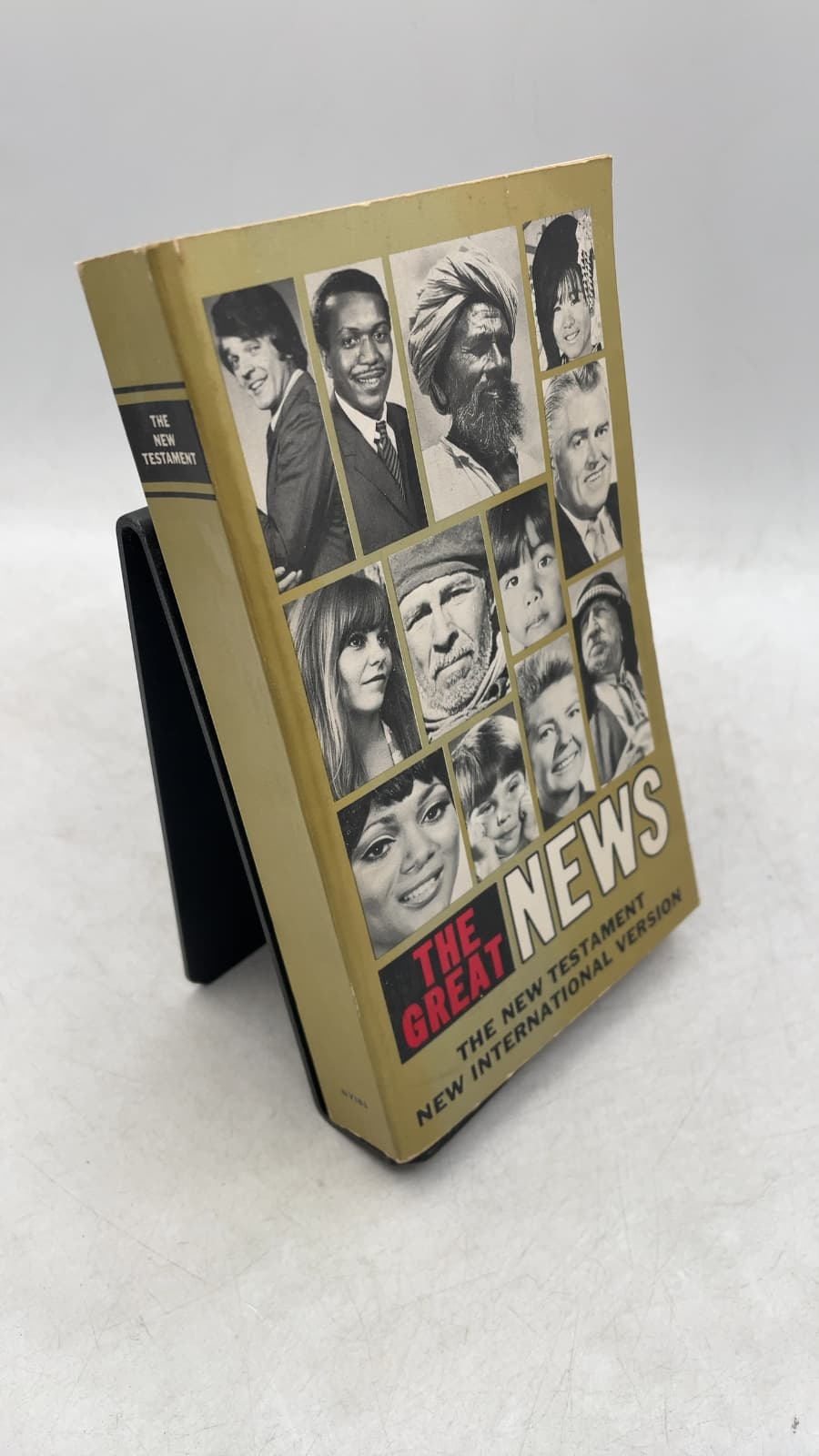 The New Testament: New International Version - front cover