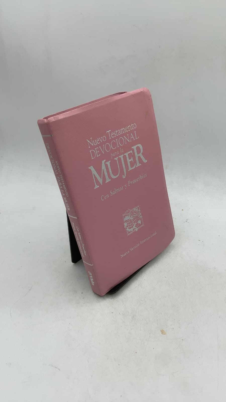 Nuevo Testamento Devocional para la Mujer: Con Salmos y Proverbios by Kerstin Anderas de Lundquist - front cover