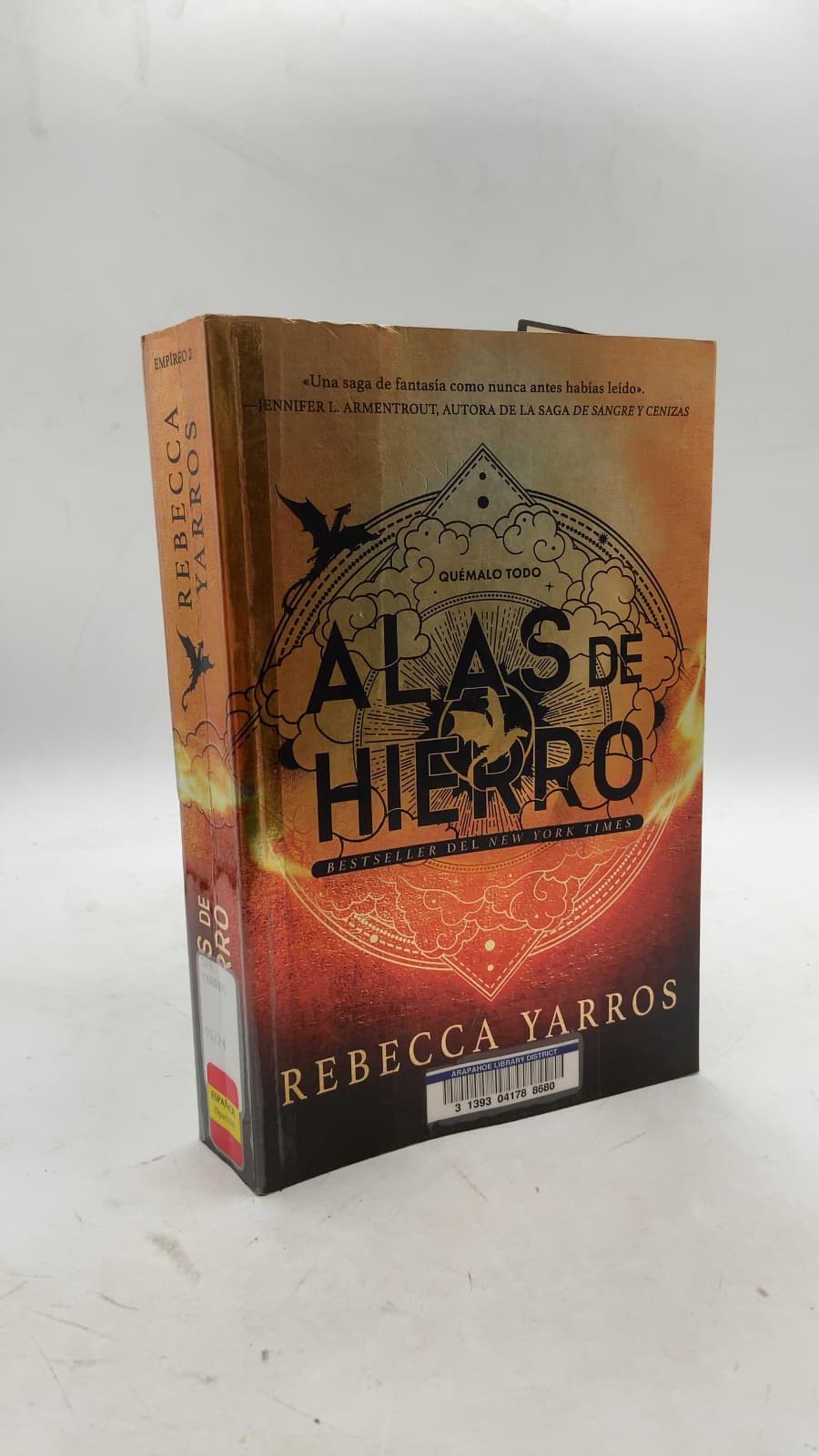 Alas de Hierro by Rebecca Yarros - front cover