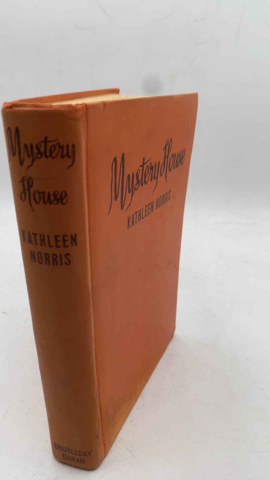 Mystery House by Kathleen Norris - front cover