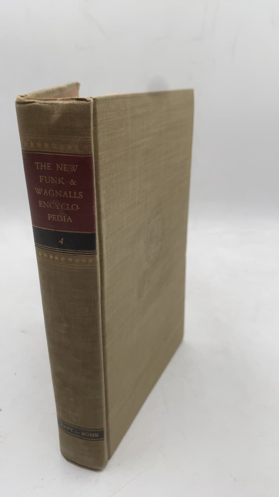 The New Funk & Wagnalls Encyclopedia, Volume 4: Battiadæ—Bombproof by Joseph Laffan Morse (Editor) - front cover