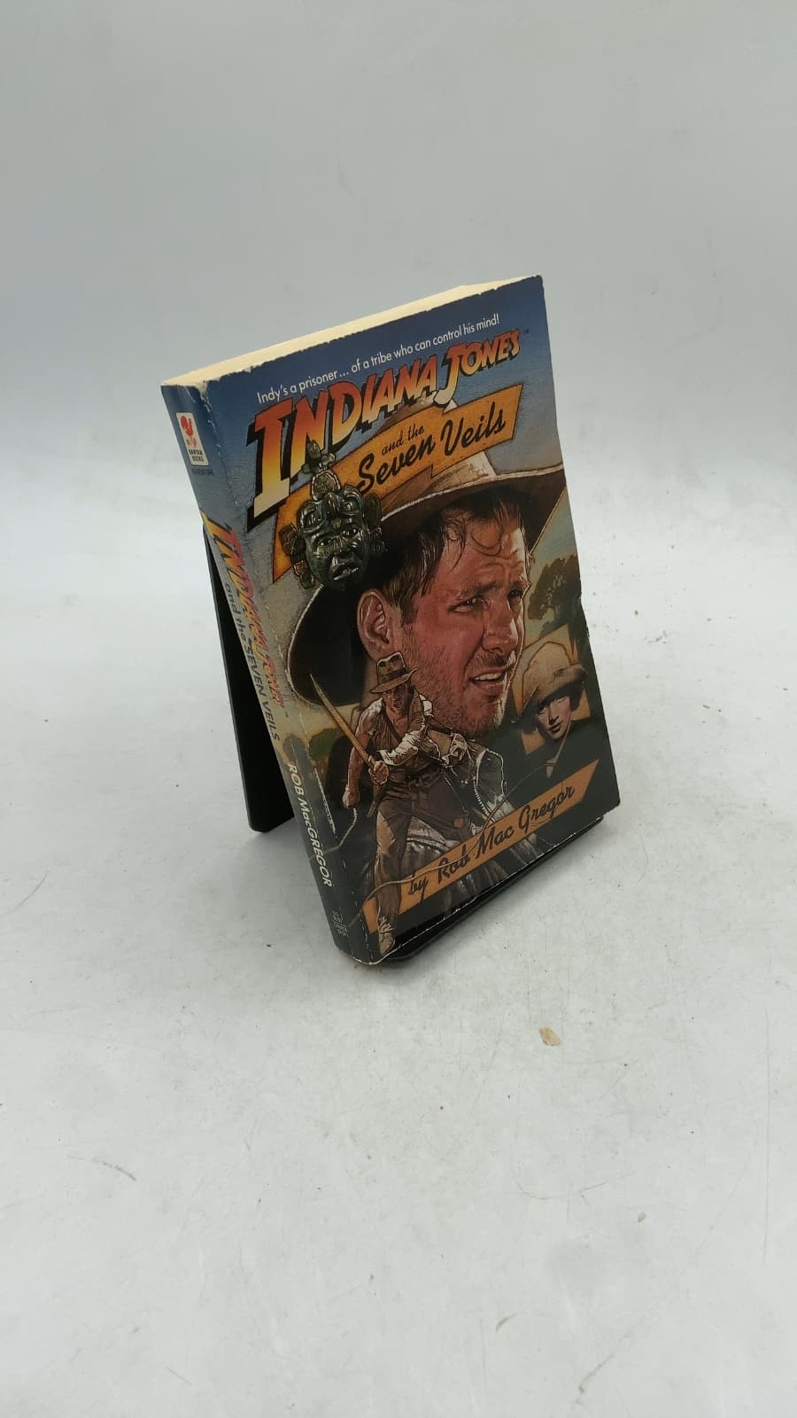 Indiana Jones and the Seven Veils by Rob MacGregor - front cover