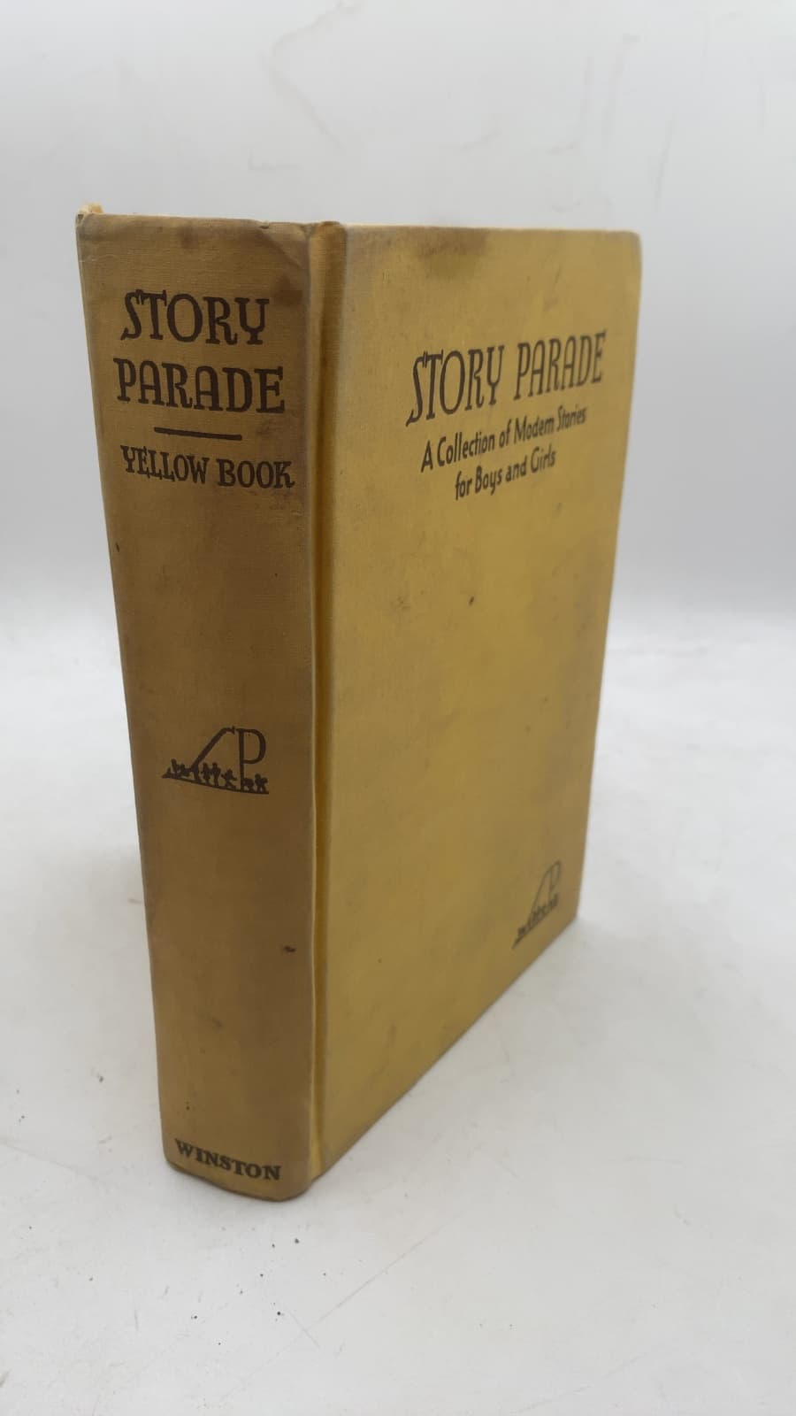 Story Parade: A Collection of Modern Stories for Boys and Girls by Elizabeth Coatsworth, William Pène Du Bois, Walter de la Mare, et al. - front cover