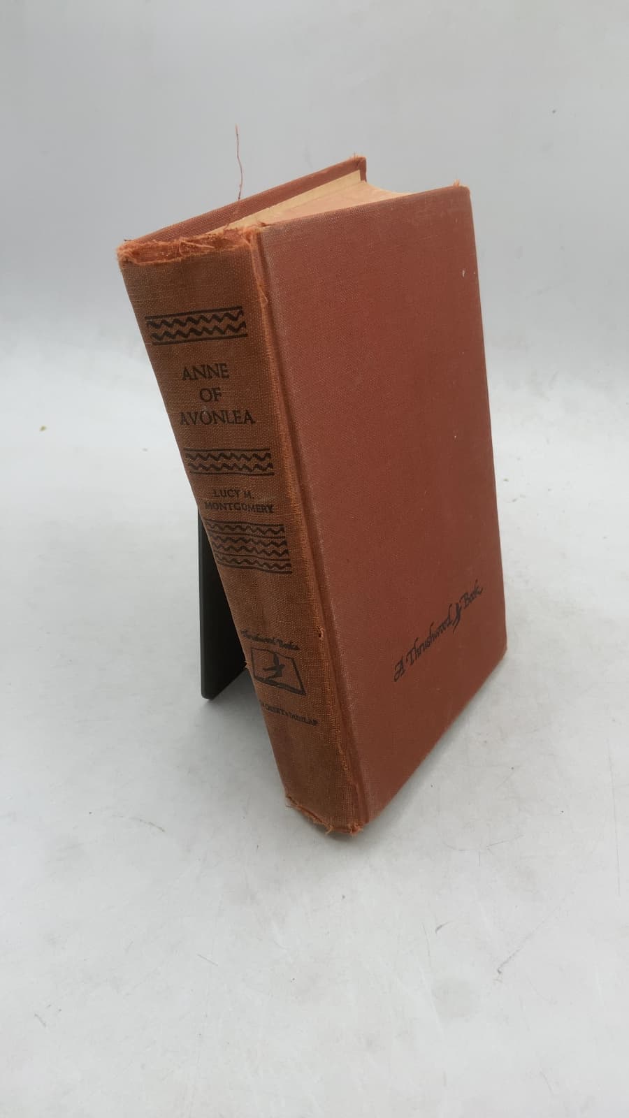 Anne of Avonlea by L. M. Montgomery - front cover