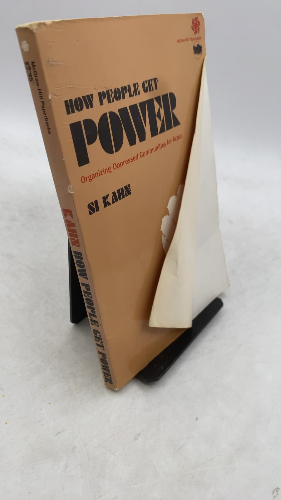 How People Get Power: Organizing Oppressed Communities for Action by Si Kahn - front cover