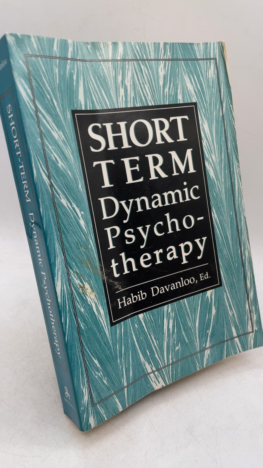 SHORT-TERM Dynamic Psychotherapy by Habib Davanloo, M.D. - front cover
