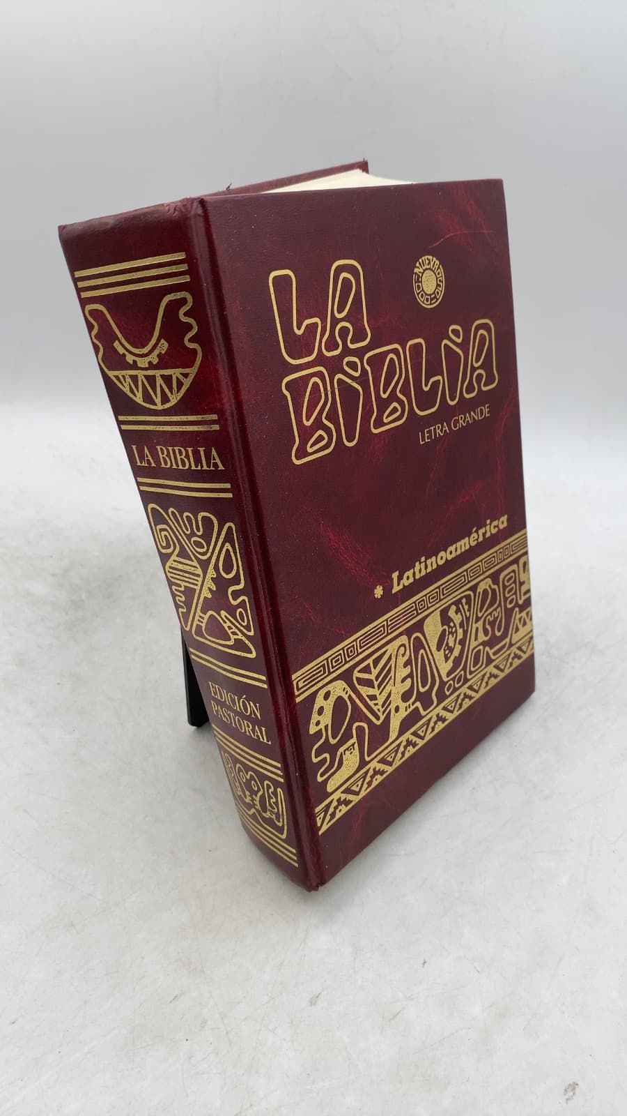 La Biblia Latinoamérica: Letra Grande by Bernardo Hurault - front cover